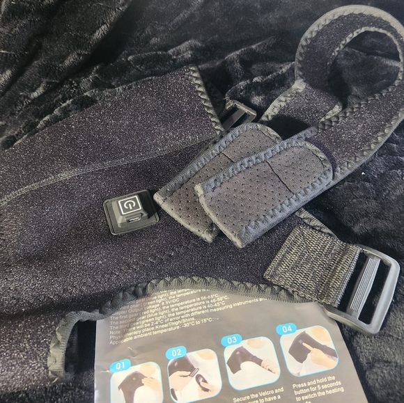 Shoulder Heating Pad - Picture 4 of 7
